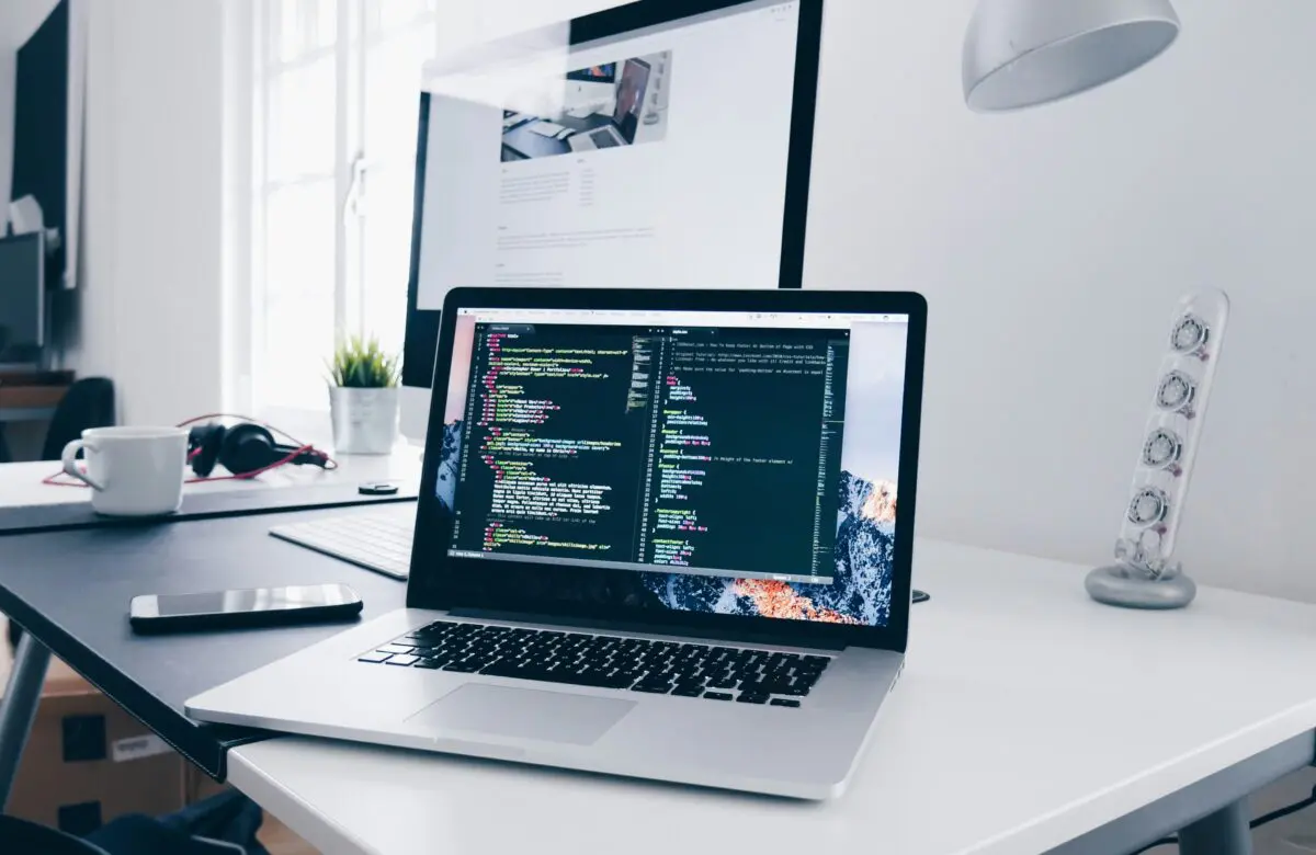 Introduction à la Programmation : Fondements, Histoire et Concepts Clés